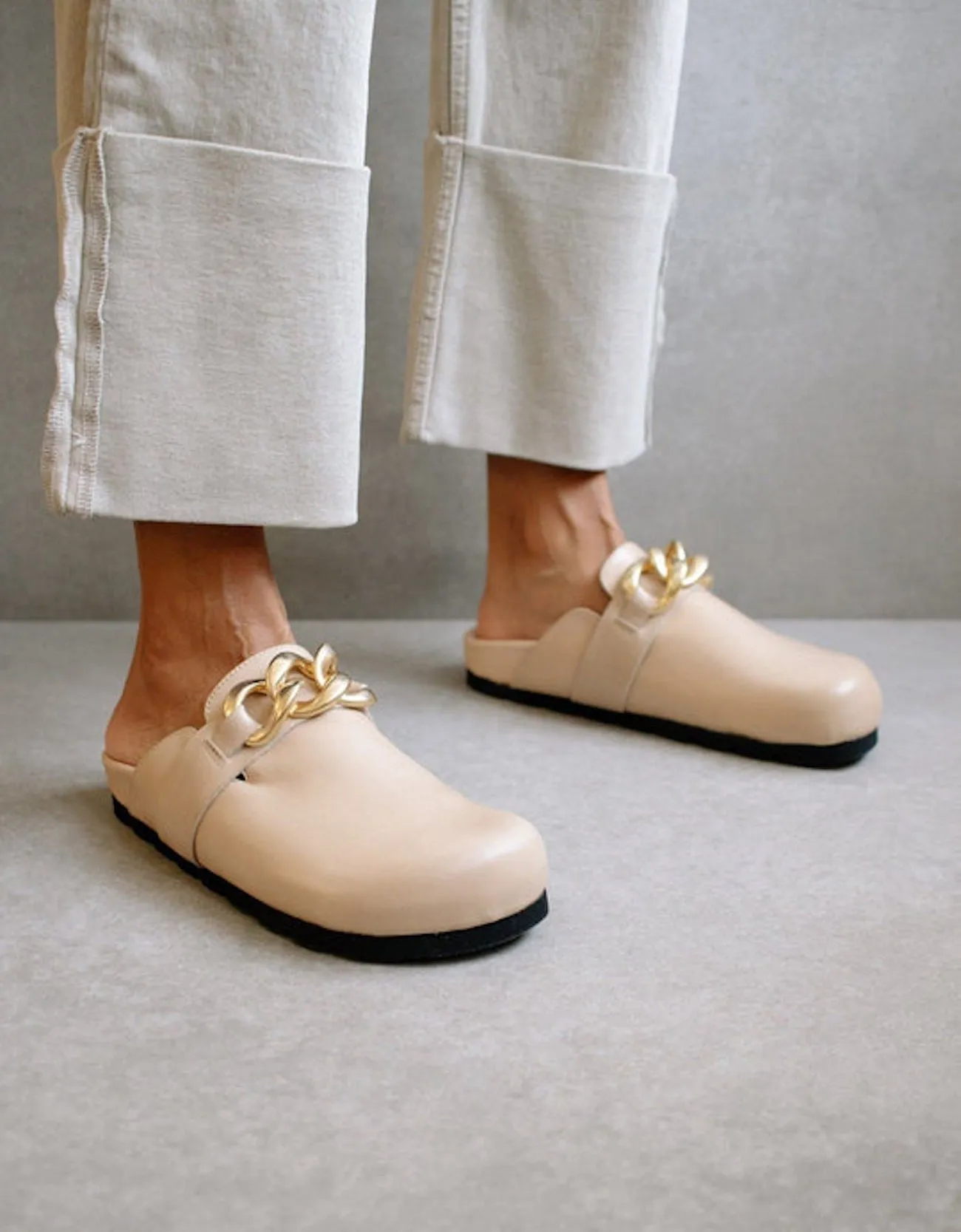 Gold Chain Clogs  | Nude